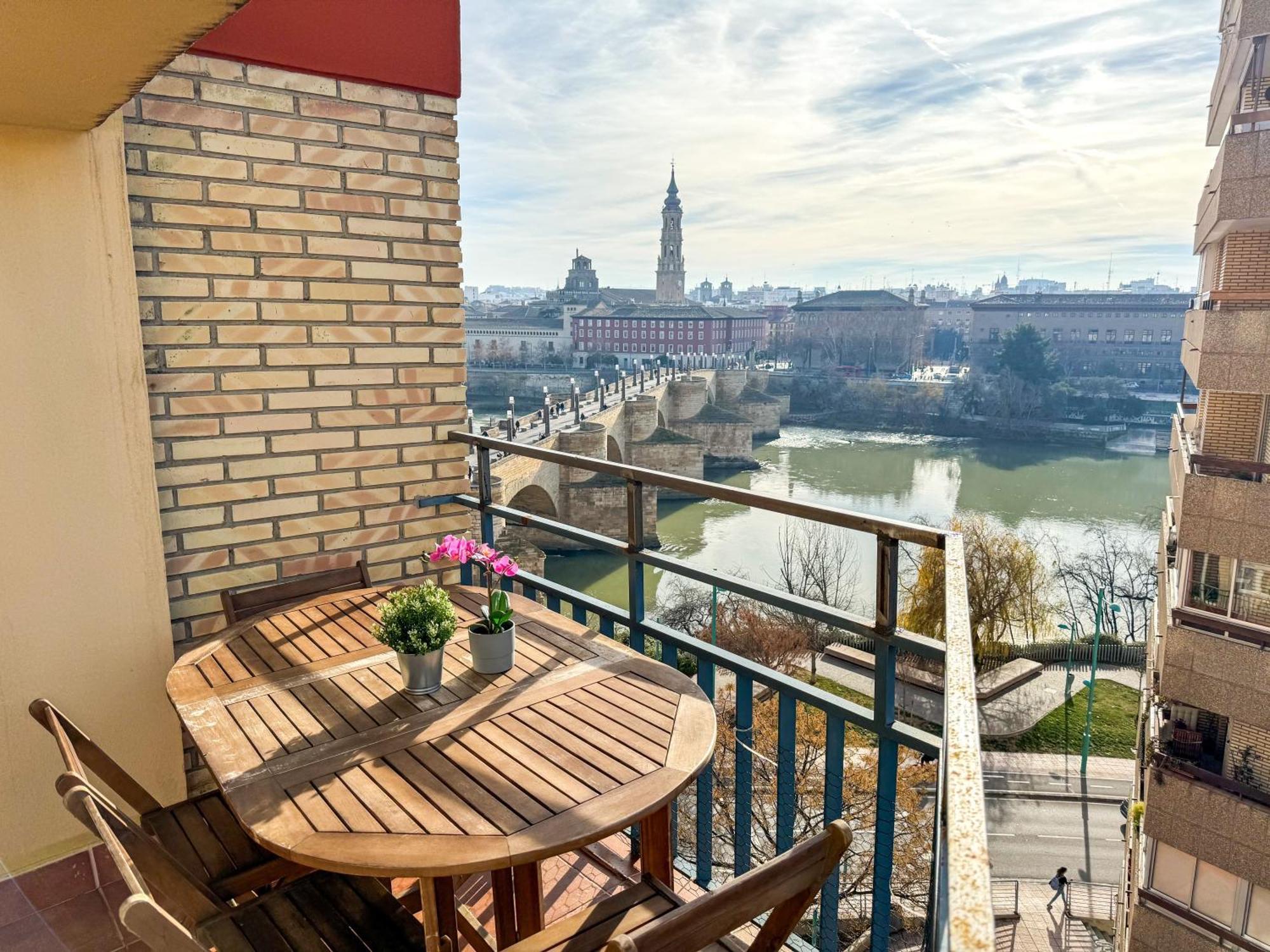 El Puente Del Pilar Comotucasa Σαραγόσα Εξωτερικό φωτογραφία