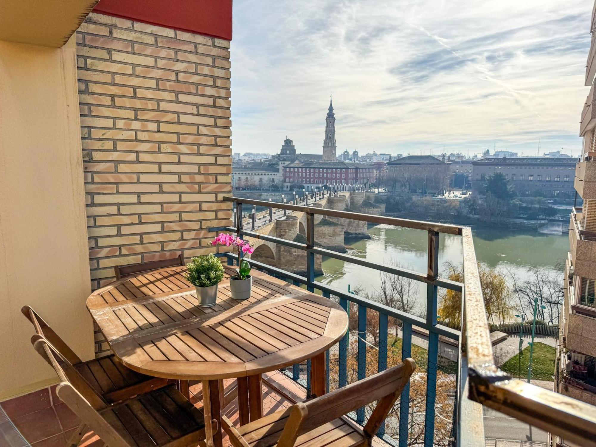 El Puente Del Pilar Comotucasa Σαραγόσα Εξωτερικό φωτογραφία